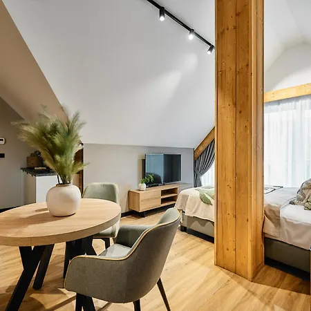 Tatra Nest 비아위 두나예크